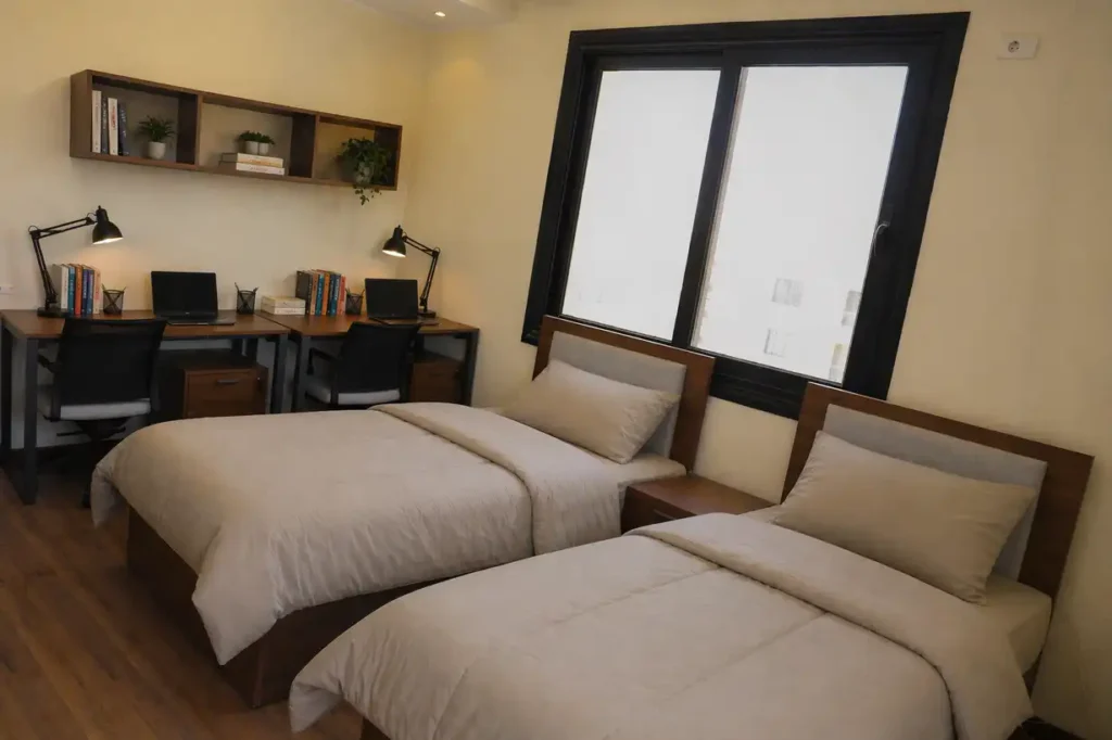 bedroom1-desks